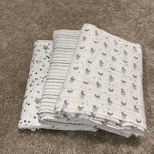 COPY - 3 Pottery Barn Kids Swaddles